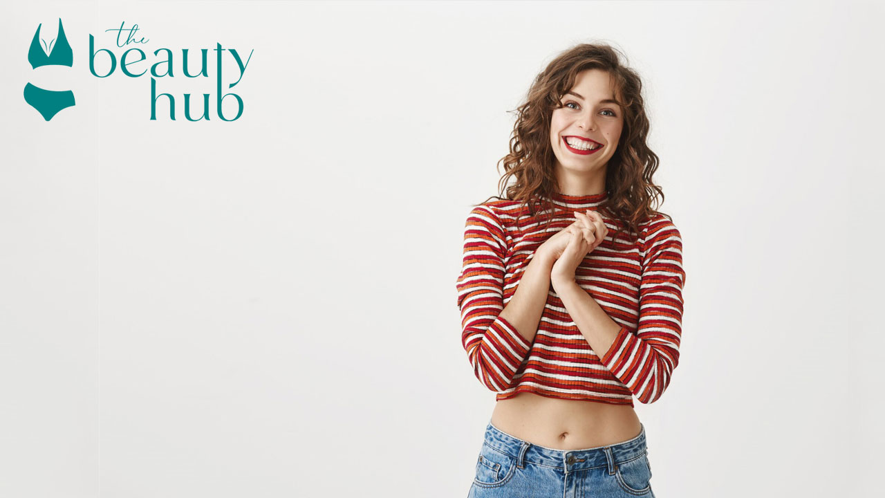 جراحی ابدومینوپلاستی که به عنوان عمل تامی تاک نیز شناخته میشود (به انگلیسی: Tummy Tuck, or Abdominoplasty)، یک روش جراحی محبوب است که به بهبود ظاهر شکم کمک میکند. چه به دنبال حذف پوست و چربی اضافی باشید و چه بخواهید پس از بارداری یا کاهش وزن قابل توجه، ظاهر شکم عضلانی خود را بازگردانید، مطالعه درباره عمل جراحی ابدومینوپلاستی میتواند به شما در اتخاذ تصمیمات آگاهانه کمک کند. در این راهنمای جامع، هر آنچه را که باید درباره جراحی ابدومینوپلاستی بدانید، از جمله روش، دوره نقاهت، خطرات و نتایج مورد انتظار بررسی خواهیم کرد.